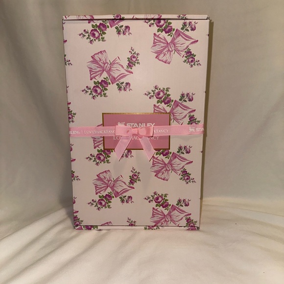 Stanley x LoveShackFancy Flowstate Quencher 40oz Tumbler - Picture 3 of 5